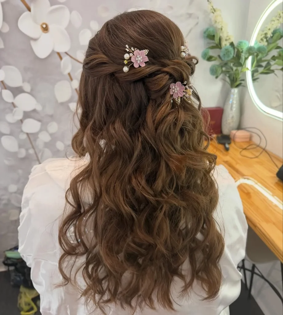 Blossom Clip Soft Waves
