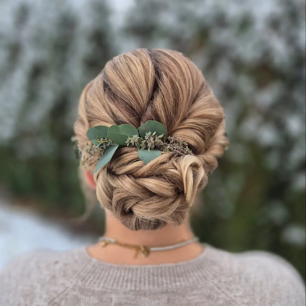 Botanical Twisted Bun