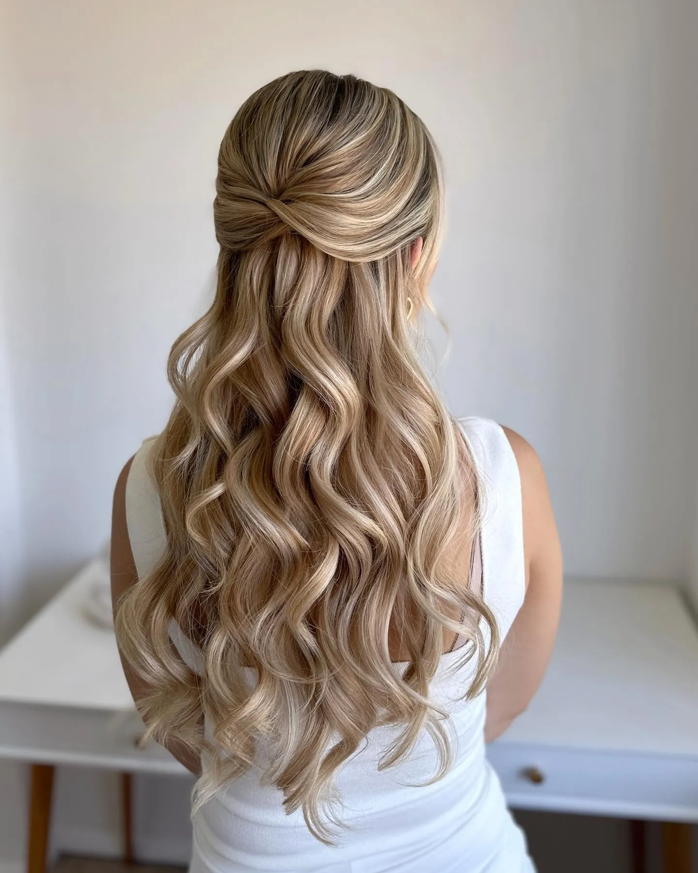Cascading Champagne Waves