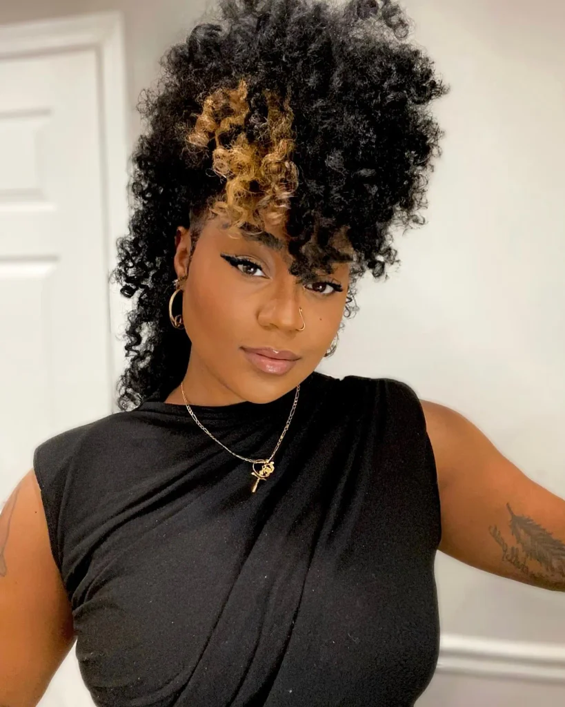  Curly Half-Up Puff