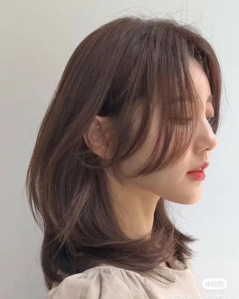 Delicate Faceframe Kitty Cut Layers