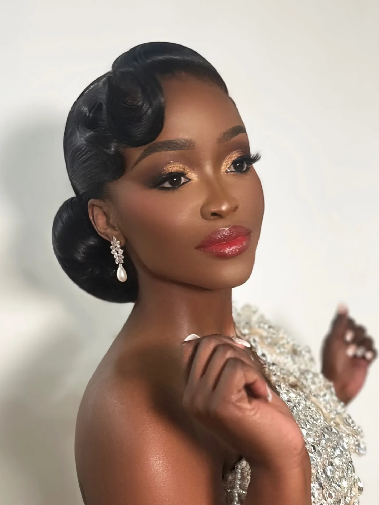 Glamorous Retro Victory Roll