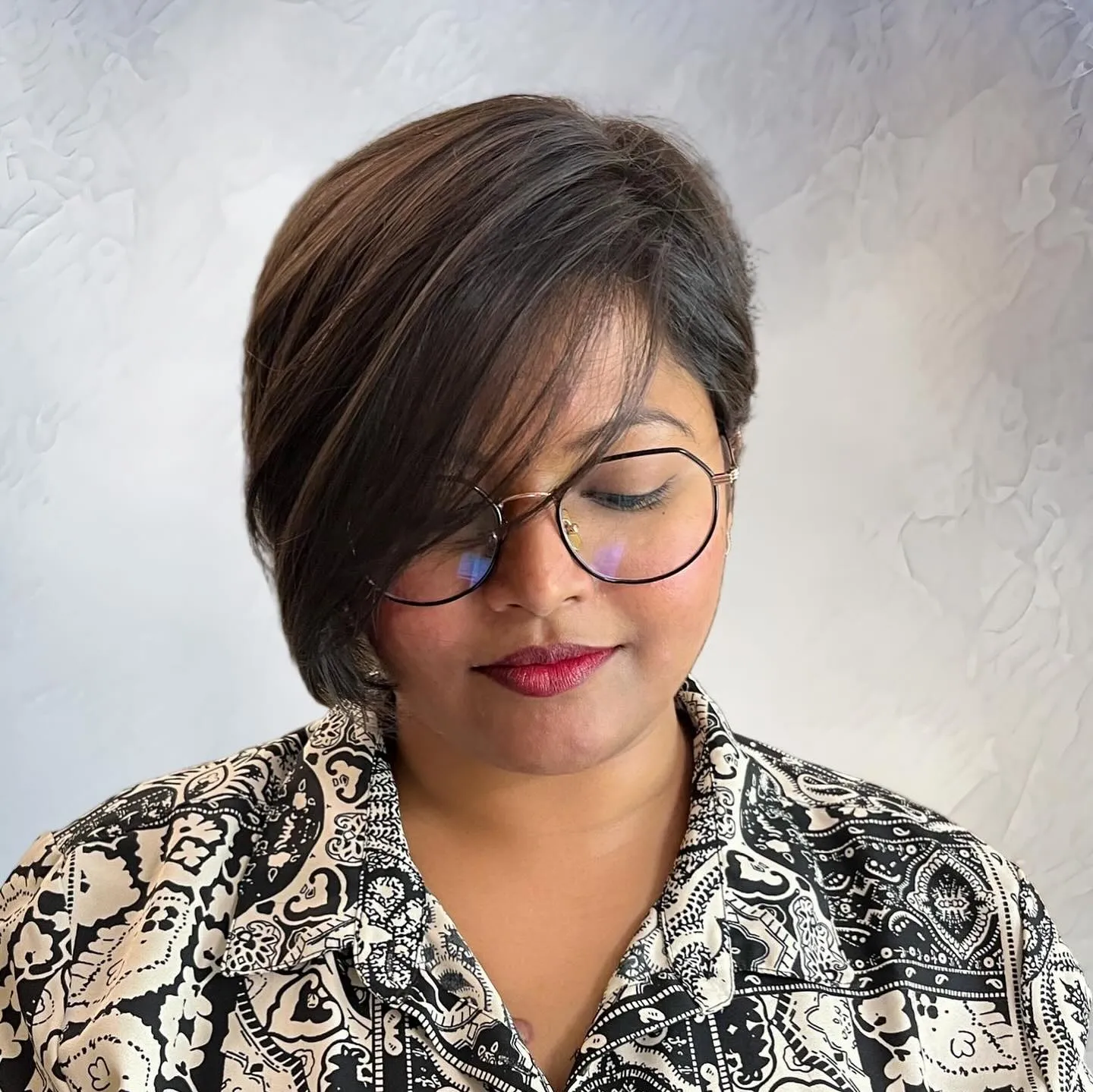 Glossy Chestnut Side Bob