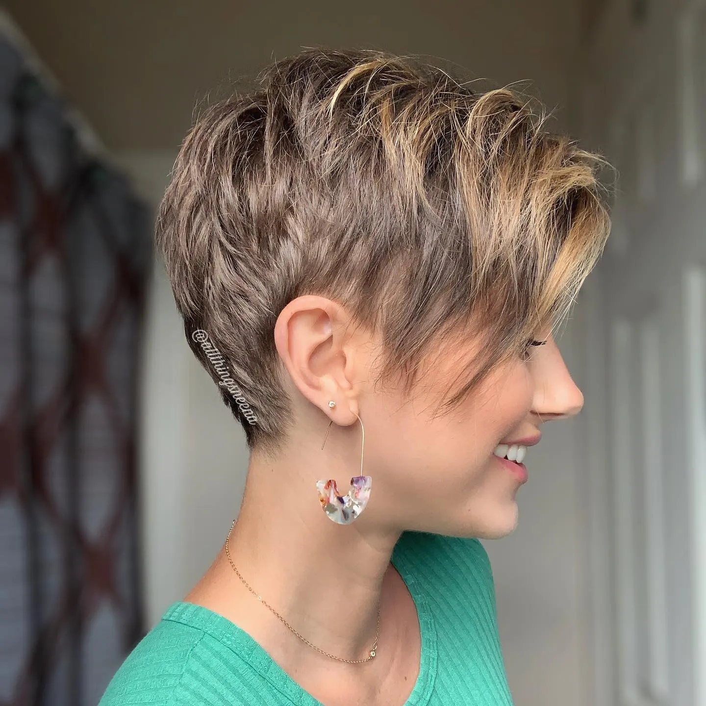 Highlighted Side Swept Pixie