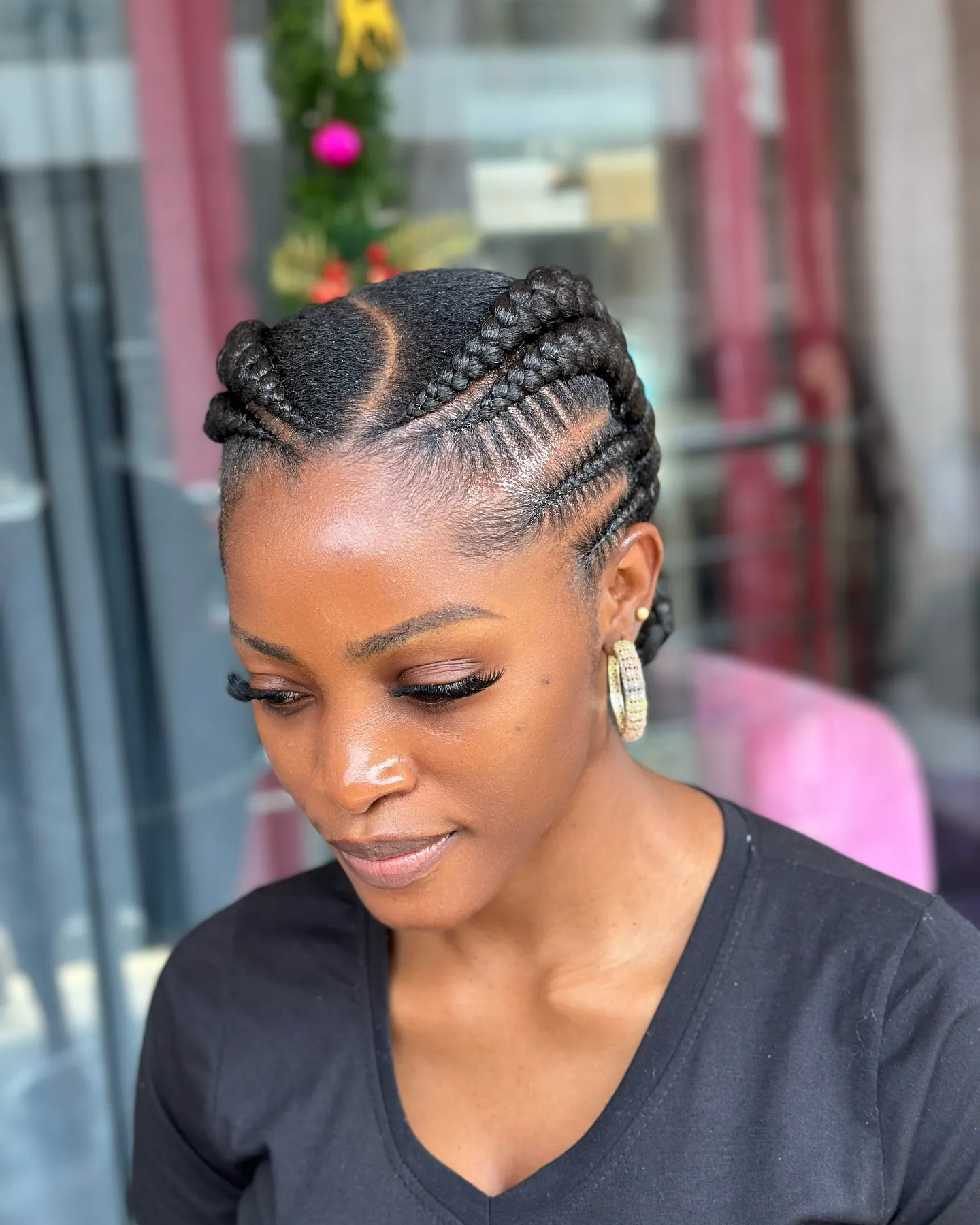 Intricate Swirl Tucked Knot