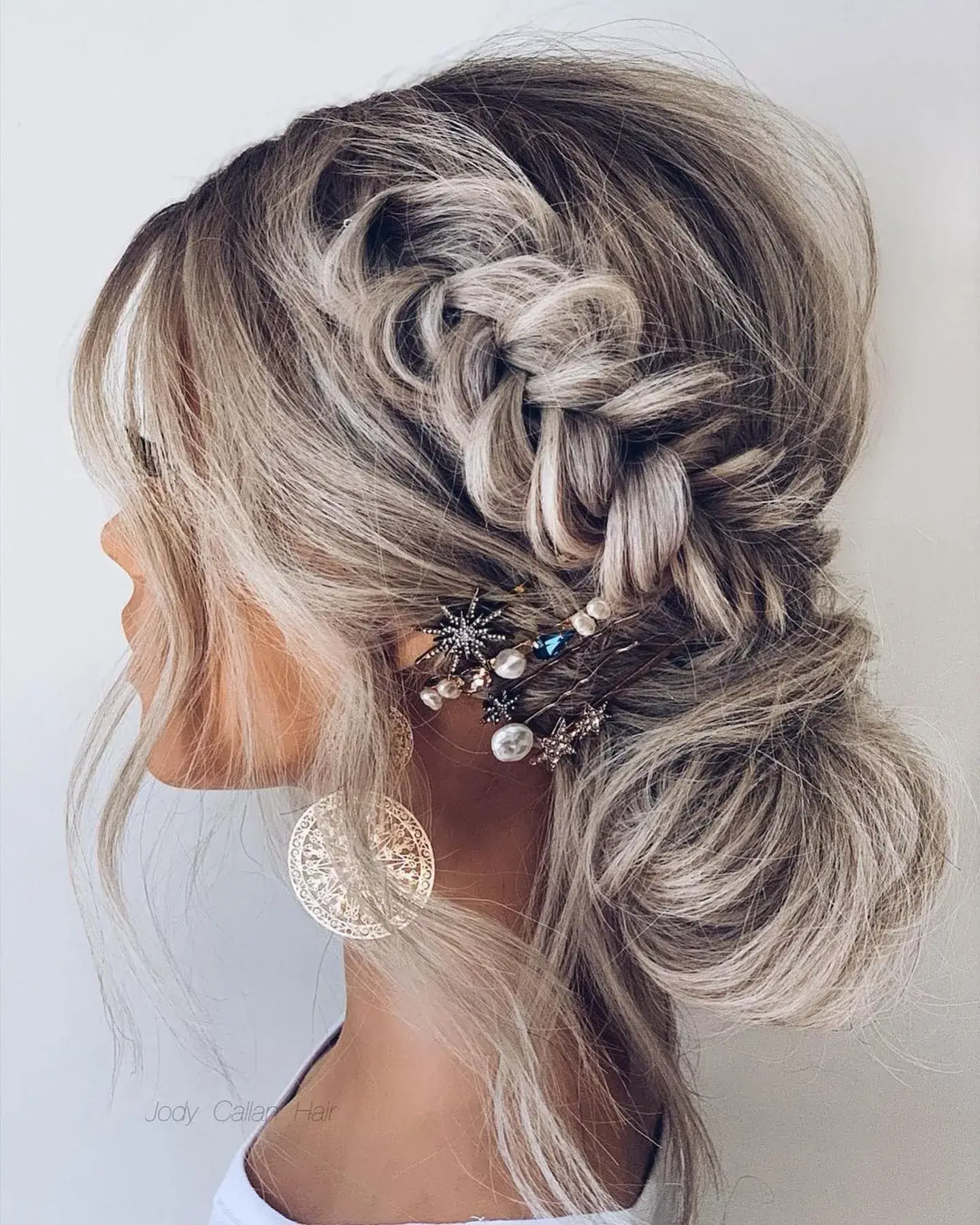 Jeweled Low Side Bun