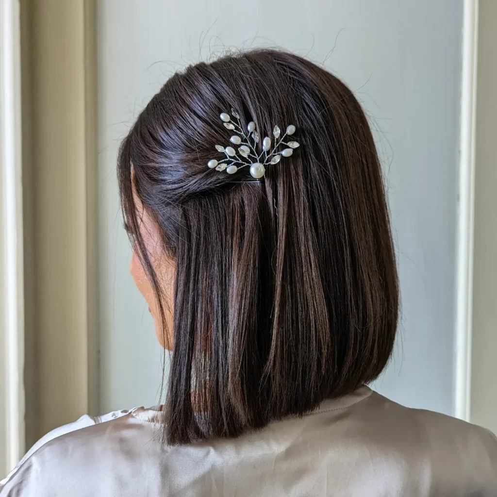 Minimal Pearl Side Tuck
