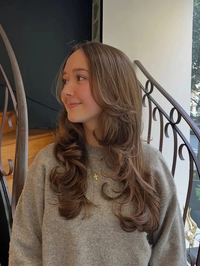 Natural Flowing Layered Volume