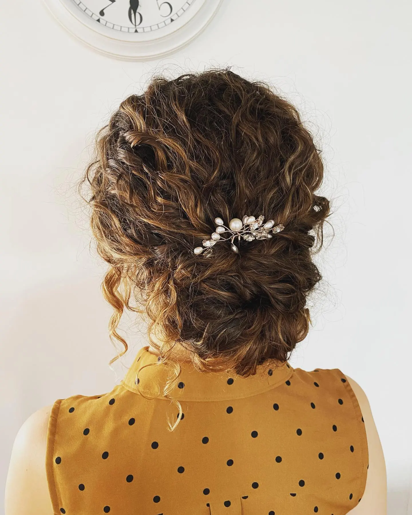 Pearl Embellished Curly Bun