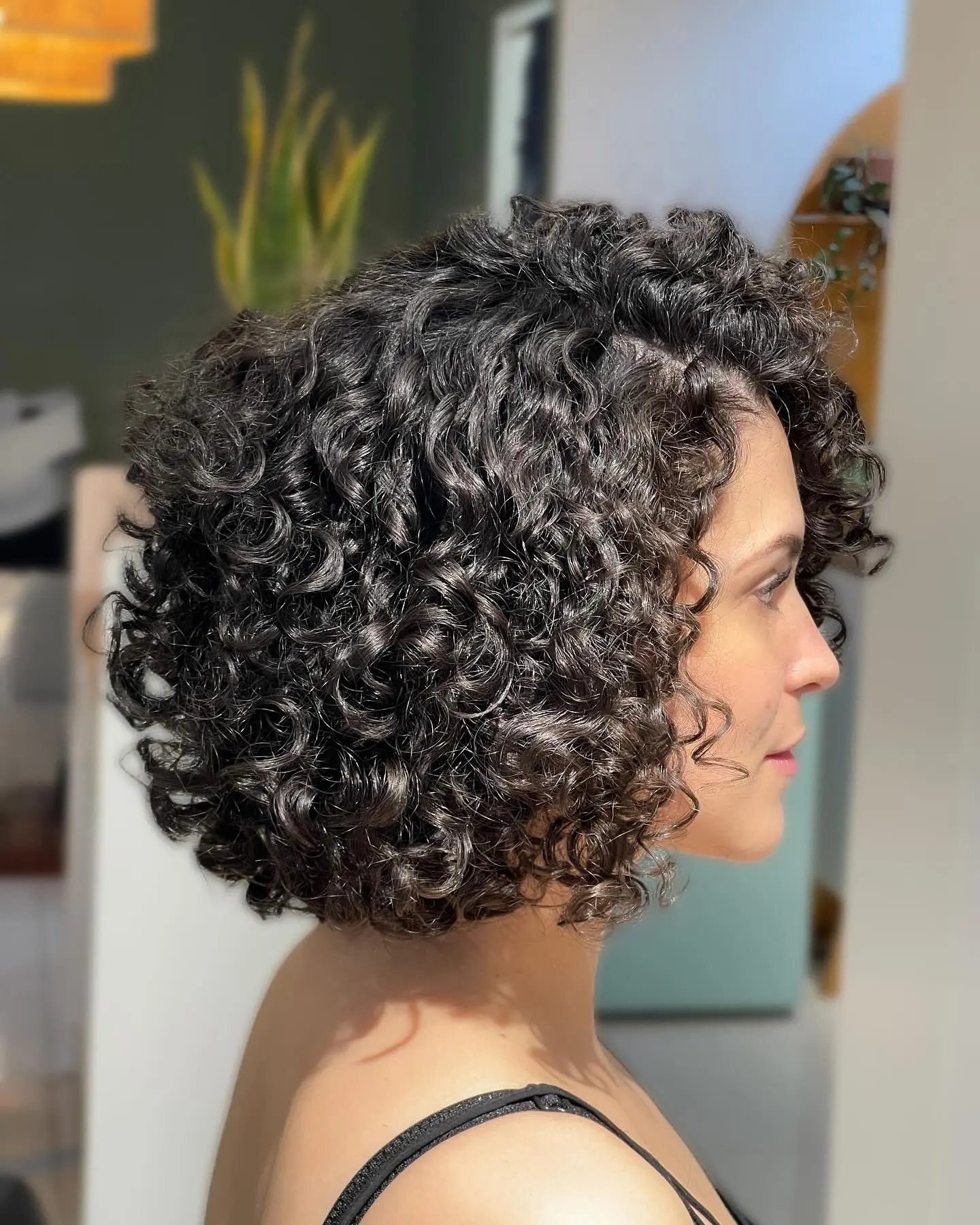 Rounded Defined Curl Bob