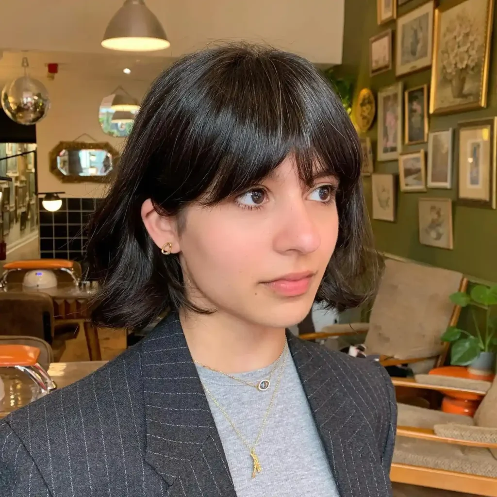 Rounded classic full bangs