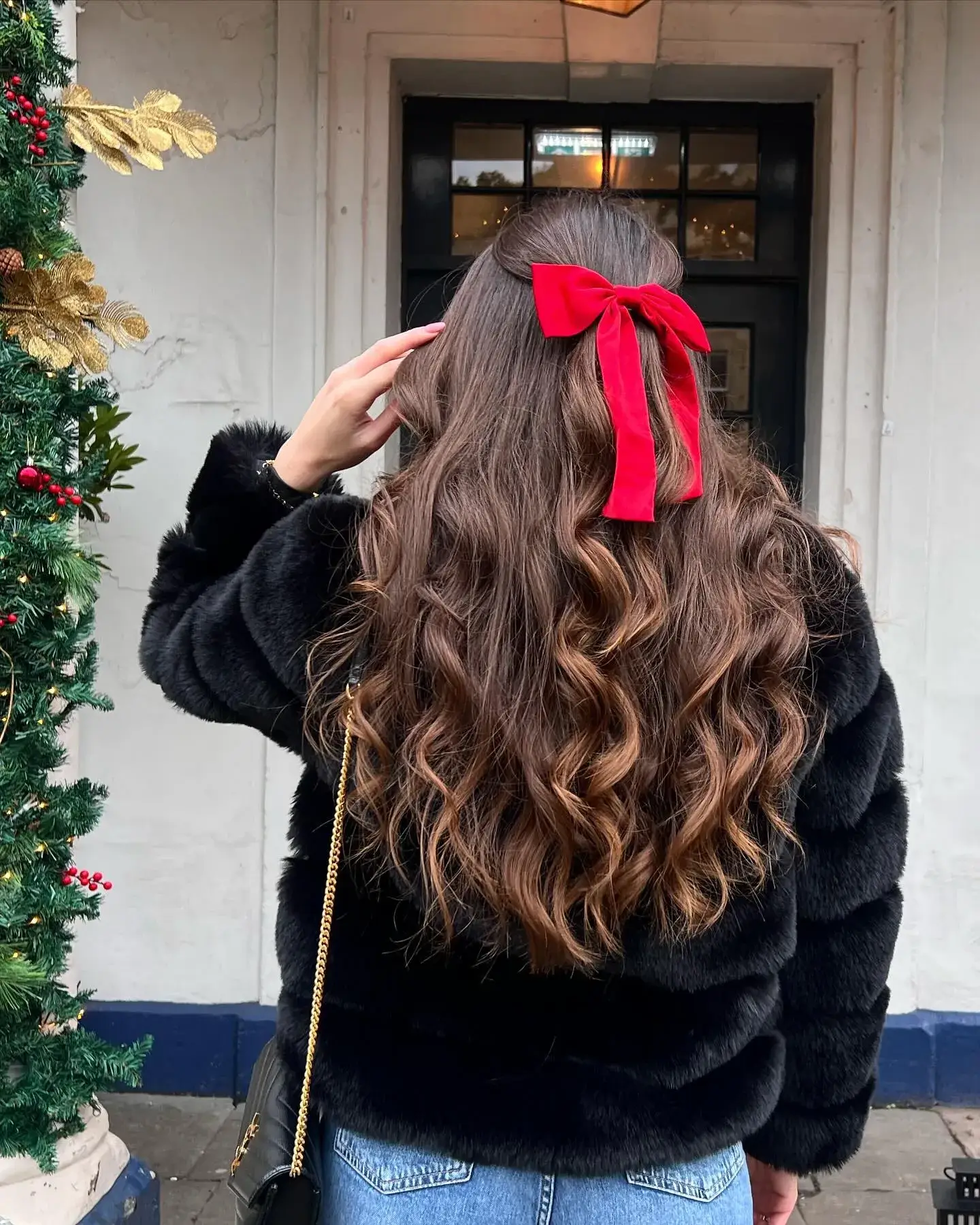 Scarlet Bow Voluminous Curls