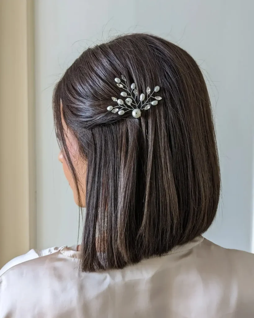 Sleek Bob Pearl Pin