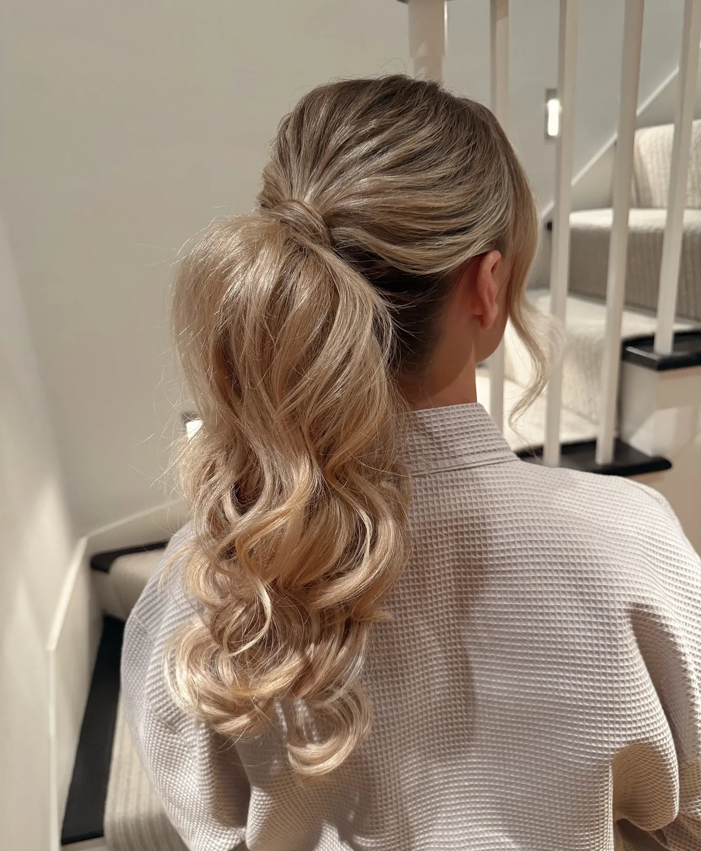 Soft Curled Low Pony
