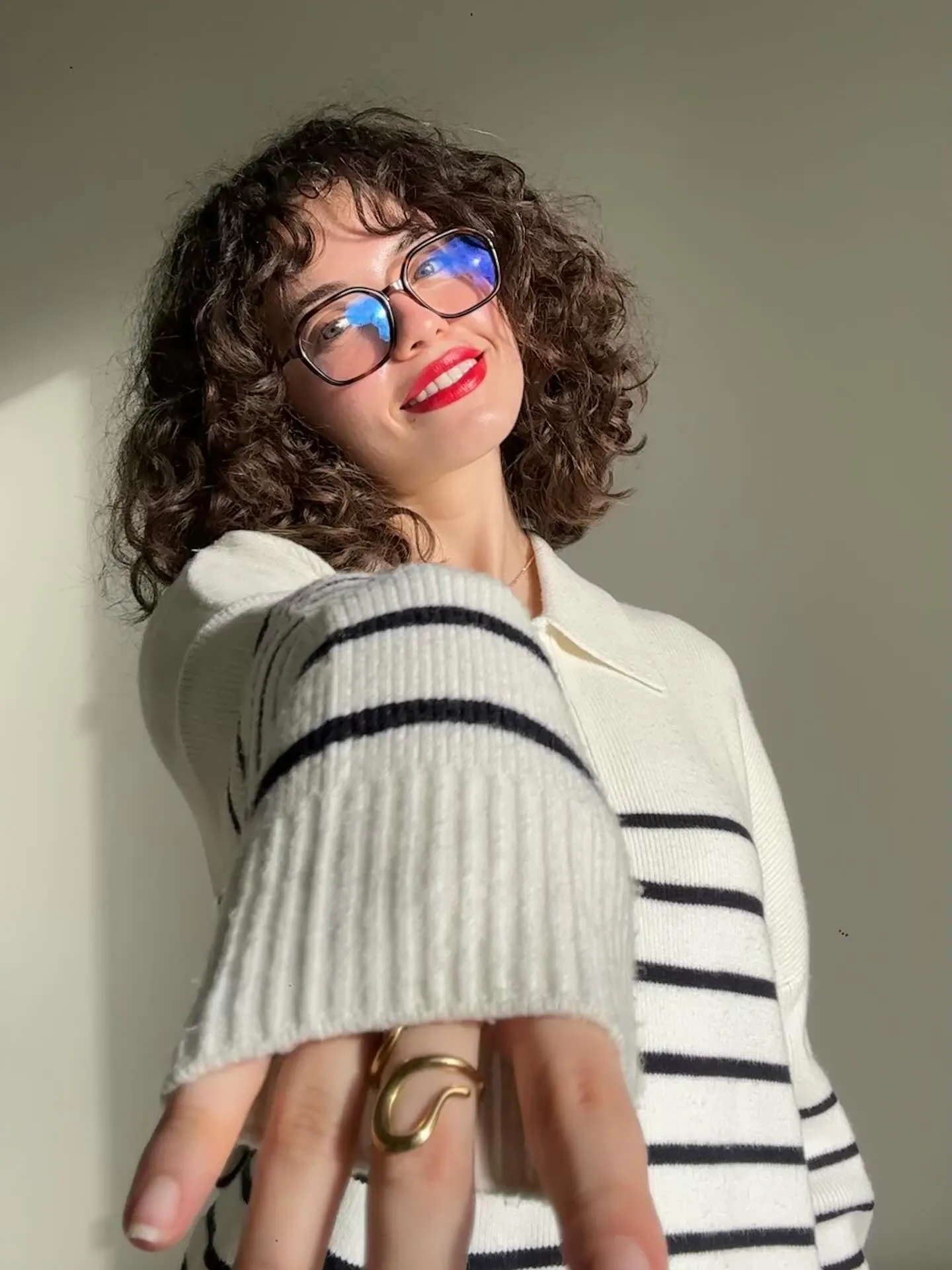 Soft Curly Bob Glasses