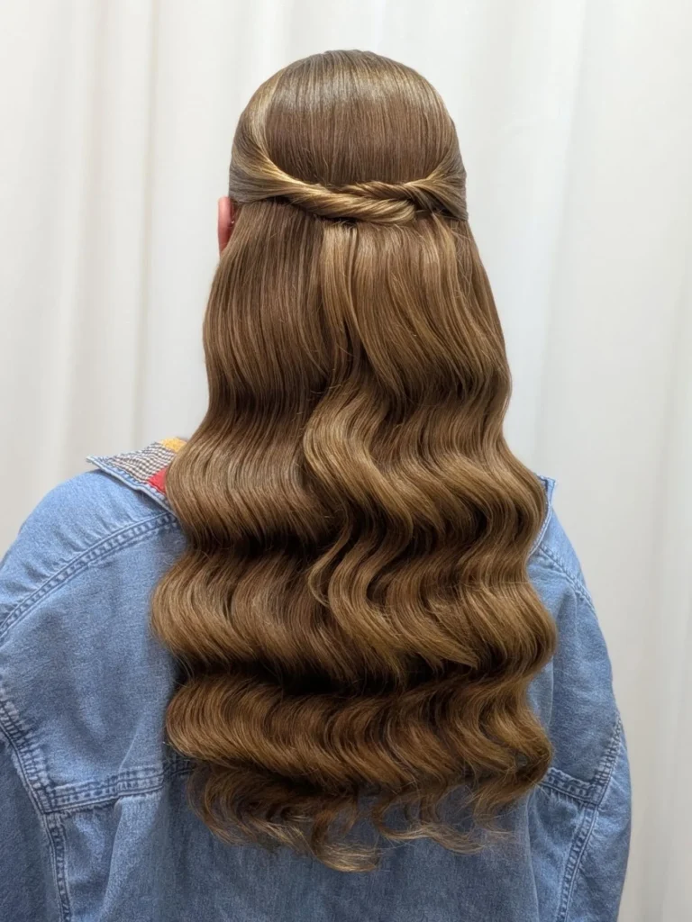 Twisted crown cascading glossy waves