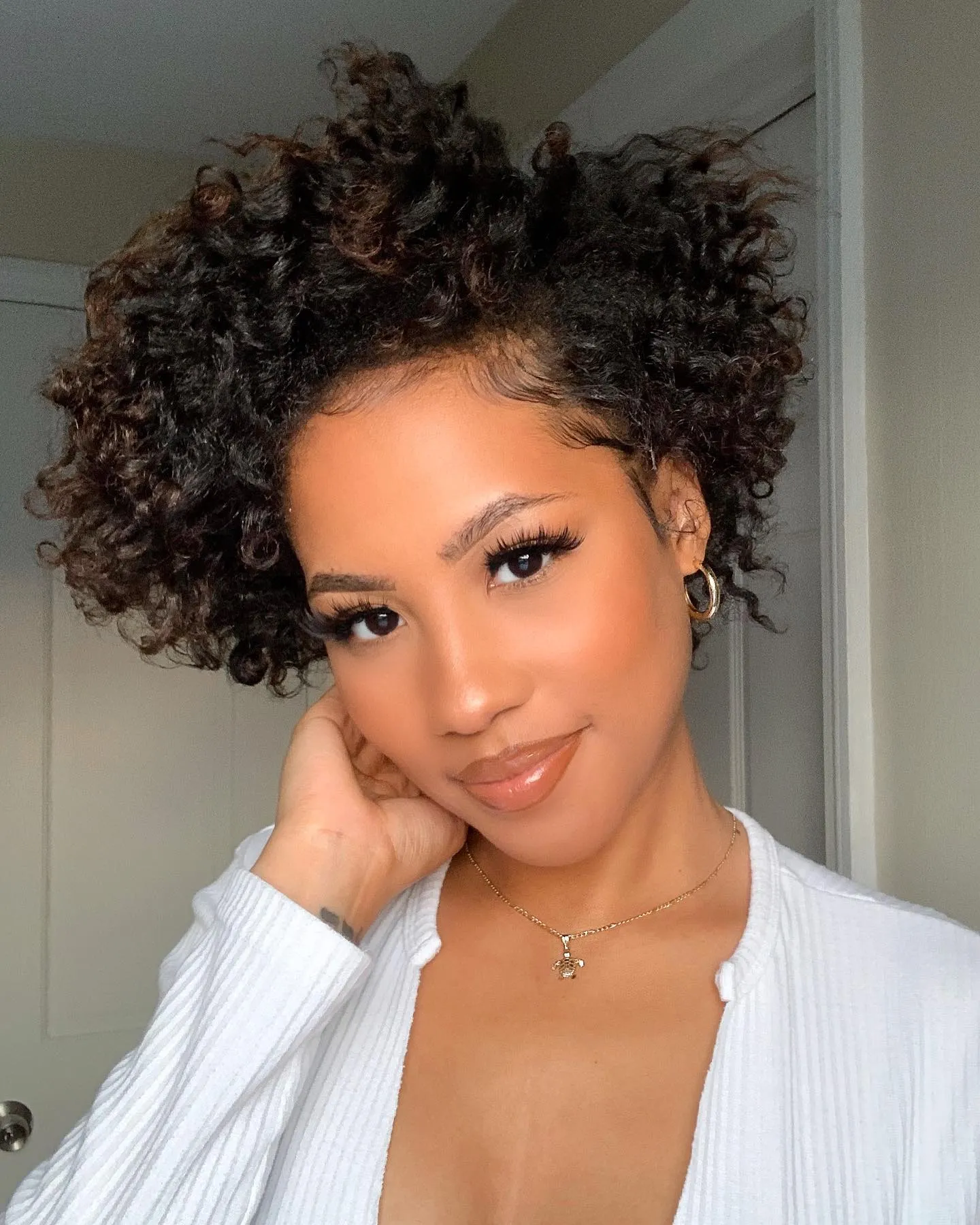 Voluminous 4C Curly Layers
