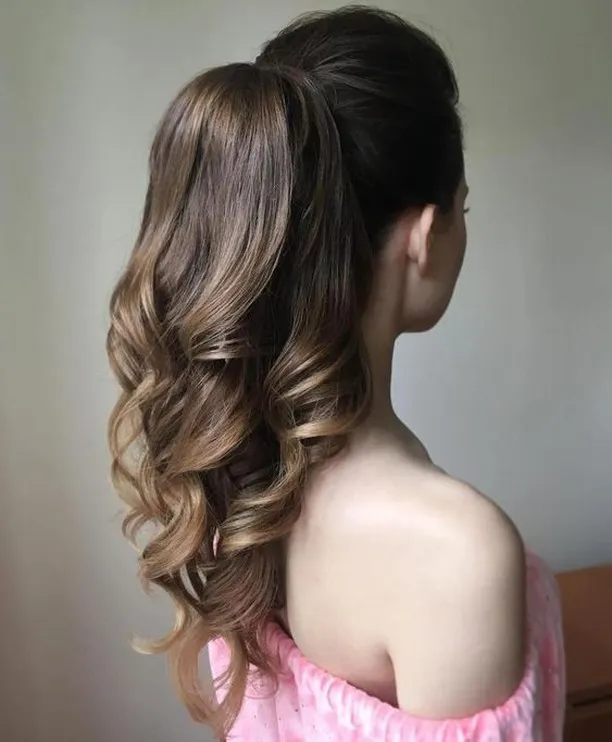 Voluminous Half-Up Pony