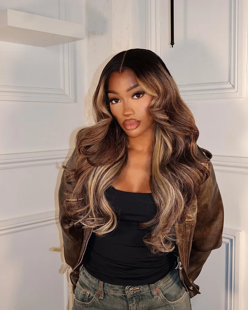 Voluminous Layered Highlighted Waves 